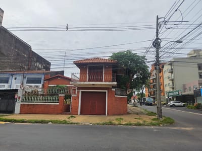 VENDO CASONA UBICADA DETRÁS DE LA EMBAJADA DE ESTADOS UNIDOS