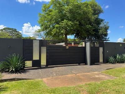 VENDO HERMOSA CASA EN LUQUE – LOMA MERLO