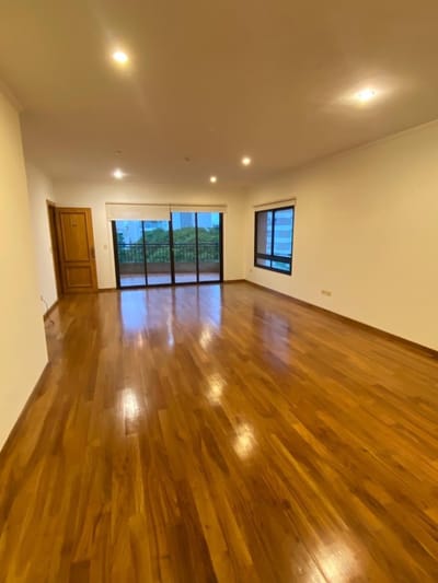 Amplio departamento de 3 habitaciones + 2 cocheras 
