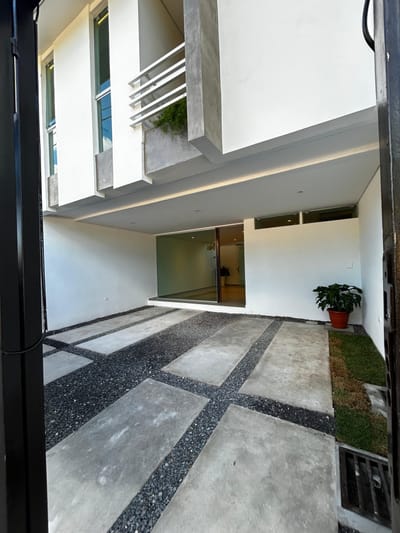 VENDO LUJOSO DUPLEX A ESTRENAR EN FERNANDO ZONA NORTE