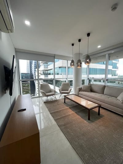 Alquiler de Exclusivo y Espacioso Departamento de 3 Habitaciones en el Prestigioso Edificio Eminet