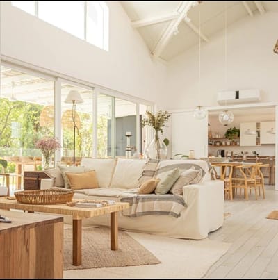 Exclusiva casa estilo Australiano, con 3 suites en un terreno de 3.000 m2