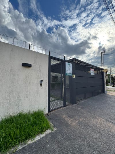 VENDO O ALQUILO IMPECABLE CASA DE UNA PLANTA  FERNANDO DE LA MORA – ZONA NORTE