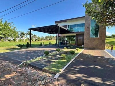 CASA EN CIUDAD DEL ESTE, A LA VENTA