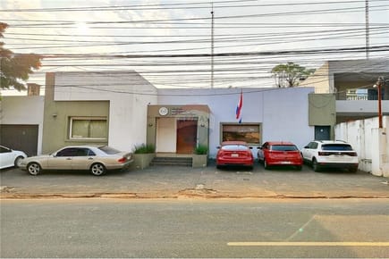 AMPLIO LOCAL COMERCIAL CON RENTA ACTIVA EN BARRIO JARA - ASUNCIÓN EN VENTA