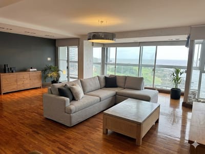 Venta Apartamento Puerto Del Buceo, hermosas vistas, 3 Dormitorios, Servicio, Estar, Garage con Box, a nuevo