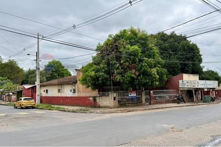 AMPLIO TERRENO EN ESQUINA EN LOMA PYTA - ASUNCION EN VENTA