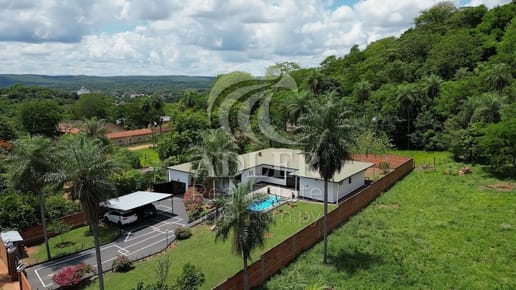RESERVADO! Casa en venta en Caacupé con piscina – 290 m² construidos adler382