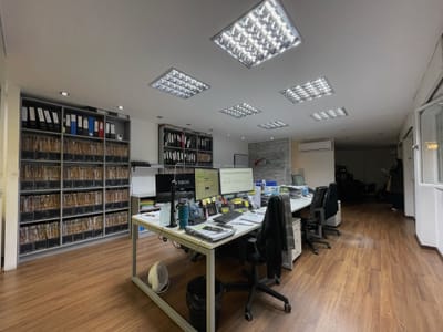 Oficina en venta, Centro, 109 metros, primer piso por escalera