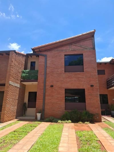 DUPLEX EN ALQUILER EN BARRIO CERRADO EN SAN LORENZO
