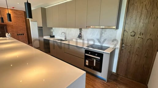 Alquiler de Lujoso Departamento a Estrenar en Edificio Vista al Golf, Zona Yacht, Lambaré. 3 Dormitorios, 3 Baños, 2 Estacionamientos. US$ 1.800.