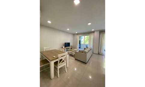 Departamento de 2 dormitorios en suite - En Alquiler