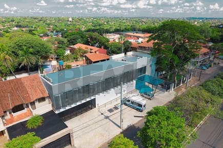 ALQUILO EDIFICIO PARA CLINICA A ESTRENAR