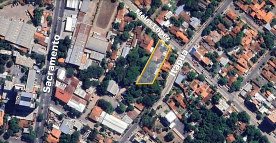 Vendo gran terreno sobre MOLAS LOPEZ
