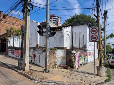 INVERSIÓN!!! VENDO INMUEBLE SOBRE LA AVENIDA ESPAÑA Y ESTADOS UNIDOS