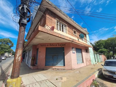 INVERSIÓN!!! VENDO INMUEBLE CON DEPARTAMENTO Y SALONES COMERCIALES  SOBRE ESTADOS UNIDOS ESQ. JOSE BERGES