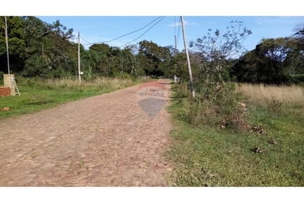 ¡Oportunidad Exclusiva en Atyra! Venta de 5 Hectáreas Estratégicas a solo 150m de la Ruta Principal – Ideal para Desarrollo Residencial o Inversión de Alta Rentabilidad en Cordillera, Paraguay. Precio: 1.125.000.000 Gs.