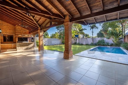 Alquiler de casa apto para vivienda u oficina  en Las Lomas, Carmelitas, detrás del Shopping del Sol