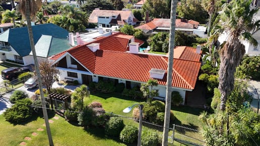 Venta Casa 4 Dormitorios En Carrasco Sur Con Piscina Barbacoa Estudio Y Servicio A Dos Cuadras De La Rambla