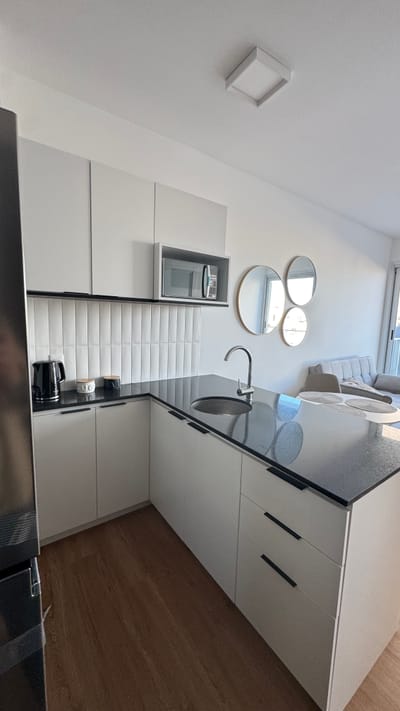Apartamento de 1 dormitorio con muebles