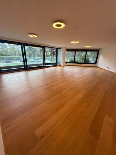 Exclusivo apartamento de 3 dormitorios más servicio en el corazón de Punta Carretas: ¡su nuevo hogar de lujo le espera!