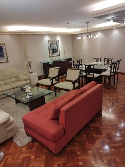 ALQUILER EN POCITOS AMUEBLADO, 3 DORMITORIOS Y SERVICIOS, 2 BAÑOS, CALEFACCION, GARAJE, PORTERIA