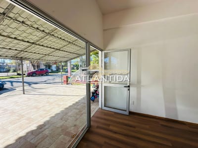 Local Comercial En Alquiler Anual, Excelente Punto En Las Toscas Sur. Inm Atlántida.