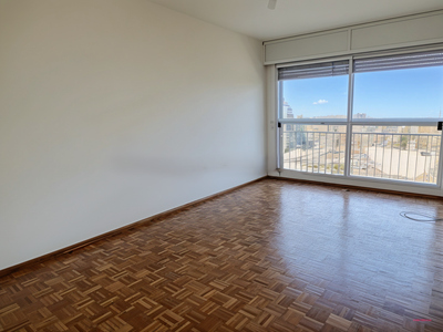RESERVADO!!Exclusivo Apartamento de 2 Dormitorios en Cordón Sur con Impresionante Vista Panorámica a la Rambla