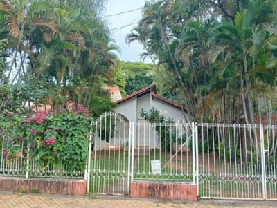 VENDO AMPLIO TERRENO C/ CONSTRUCCION EN RECOLETA