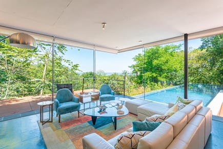 RESIDENCIA EN VENTA CON VISTA AL LAGO YPACARAÍ
