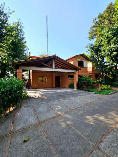 CASA EN VENTA EN CONDOMINIO BOULEVAR, SAN LORENZO