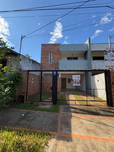 Venta de casa de 3 dormitorios en Fernando de la Mora