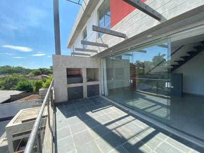 Alquilo dpto tipo duplex en Mburucuya