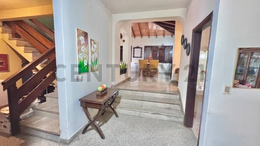Amplia y Moderna Residencia en Vista Alegre