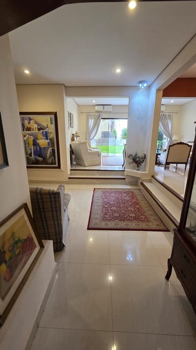 VENDO HERMOSA CASA DE 4 DORMITORIOS EN SUITE ZONA ASA-MANORA