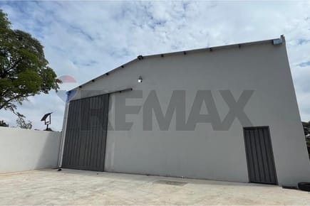 ALQUILO AMPLIO DEPÓSITO EN SAN LORENZO       J.A.