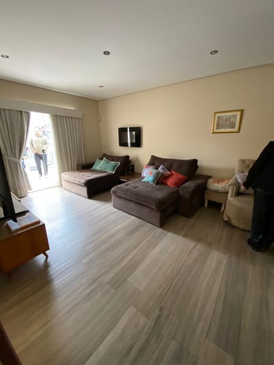 EN VENTA RESIDENCIA BARRIO MBURUCUYA