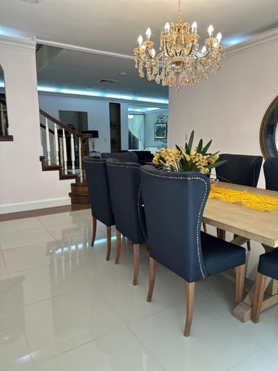 Alquilo lujosa casa en carmelitas
