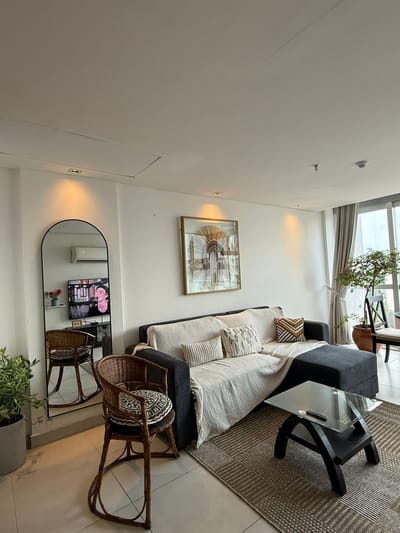 Alquilo penthouse amoblado y equipado a metros del Shopping del Sol.