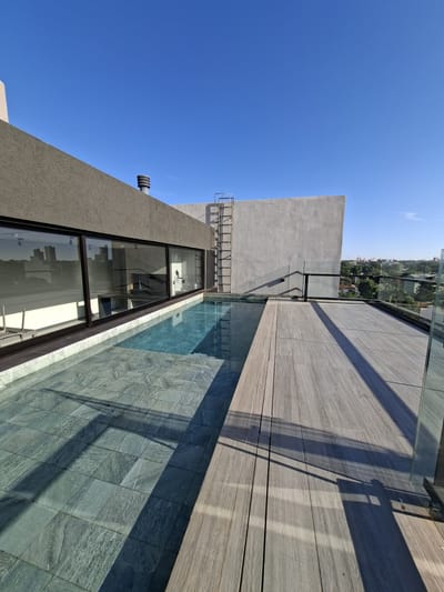 Vendo Penthouse. Barrio Herrera. COD 085