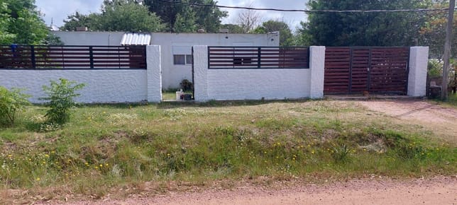 Se Vende Casa de un Dormitorio a una cuadra de la Playa en Playa Pascual