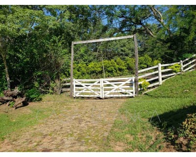 GRANJA EN VENTA CIUDAD DE ARROYOS Y ESTEROS.