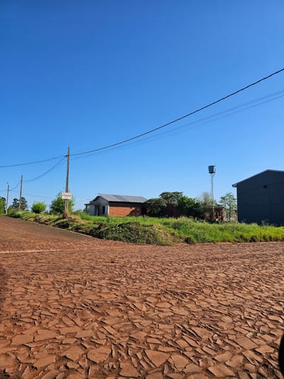 ¡Oportunidad Única! Exclusiva Esquina en Fracción Mburukujá: Invierta en su Futuro.