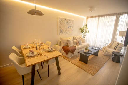 21s - Apartamento 2 Dormitorios Con Balcón En Punta Carretas