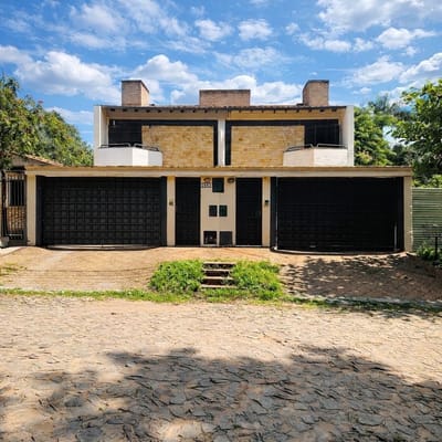  En Venta 2 duplex juntos a refaccionar en la mejor zona de Mburucuyá!