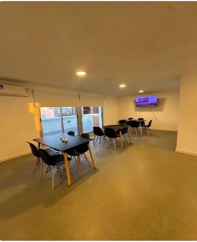 Apartamento en Alquiler: 1 Dormitorio, Ubicación Privilegiada en Tres Cruces