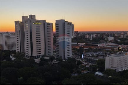 Oficina Premium en Alquiler en el Prestigioso World Trade Center: Posicioná tu empresa en lo más alto