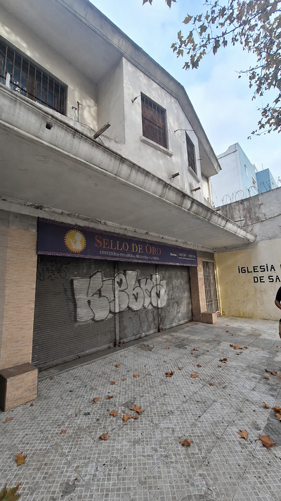 Local Comercial frente a 8 de Octubre