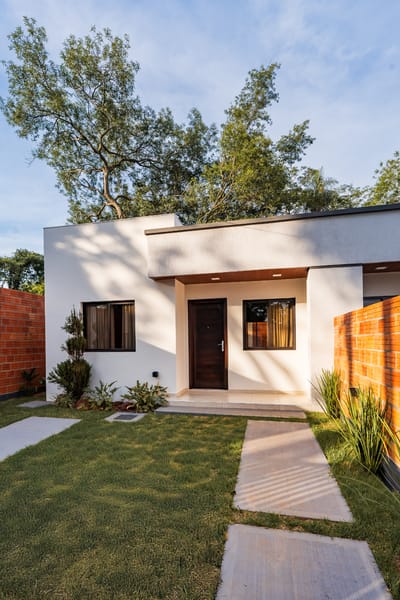 CASA TIPO DUPLEX - BARRIO ABIERTO LUQUE