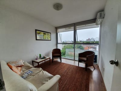 Monoambiente en piso 6, orientación este, al frente